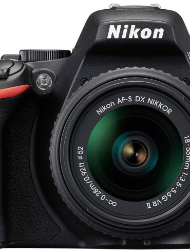 Nikon D5500 front view