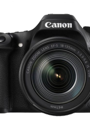 Canon 80D, front view