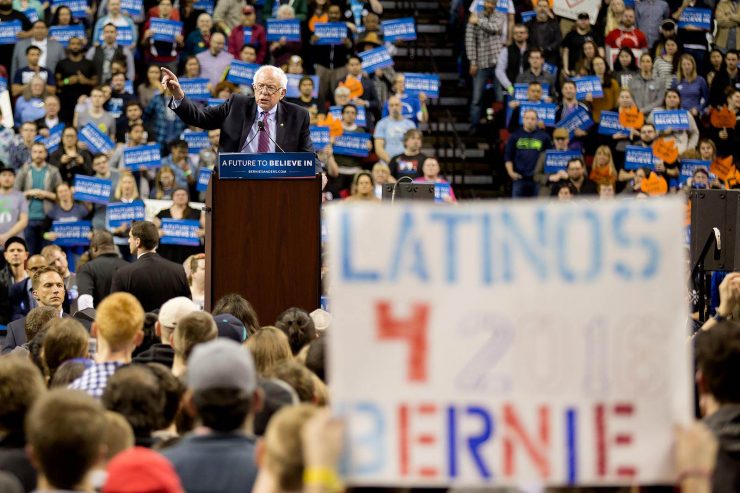 latinos-for-bernie-sanders-in-seattle