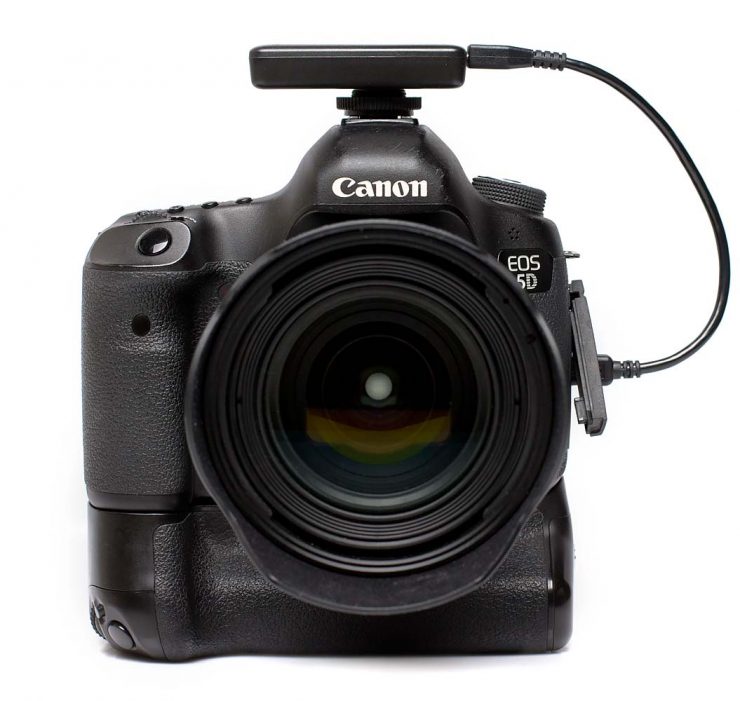 Front view of the CASE Air attached to the Canon 5D Mark III