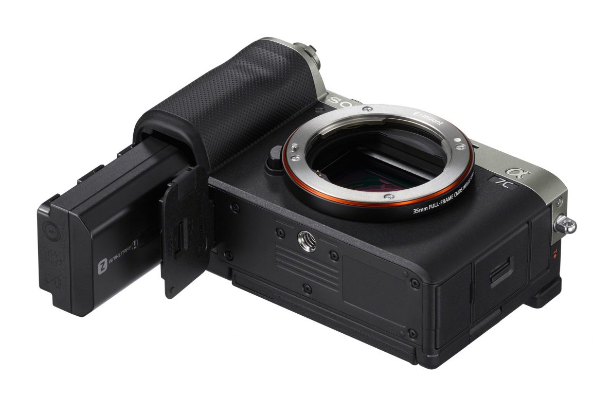 fujifilm x-e4 vs sony a7c