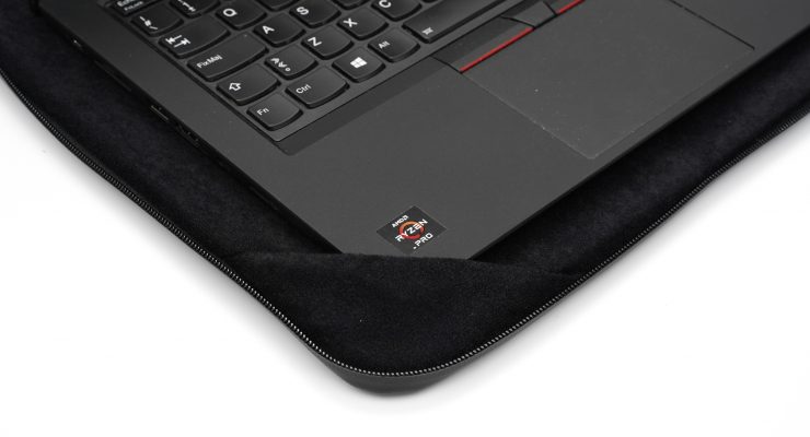 Wandrd laptop sleeve